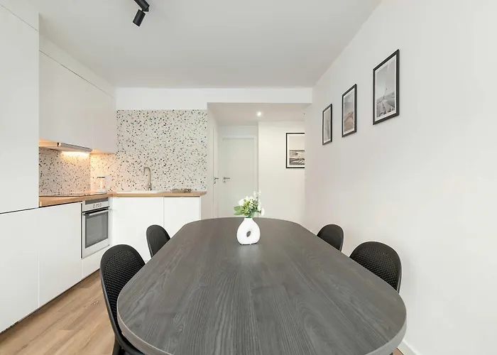 Spacious In For 6 People By Renters *